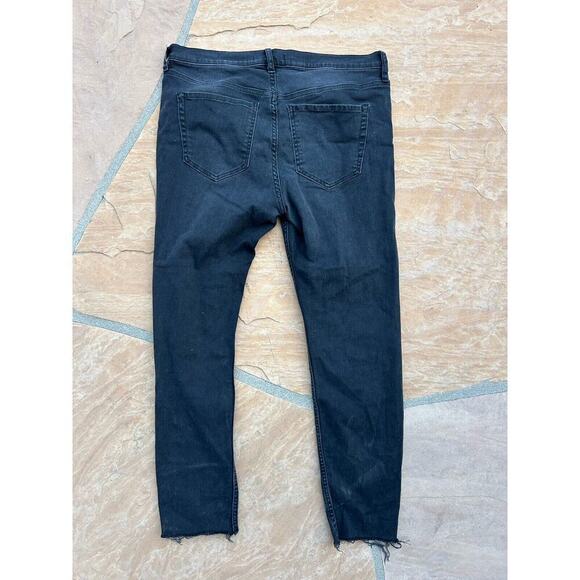 Free People Black Wash Straight Leg Jeans Dark Womens Size 30 BZ - Picture 3 of 3